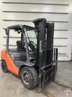 Diesel gaffeltruck 2008  Toyota 02-8FDF30 (1)