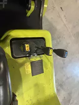 LPG Forklifts 2008  Clark CMP50SL (9)