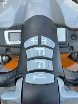 Stoccatori uomo a piedi 2020  Still EXV-SF16I 1551 heures (9)