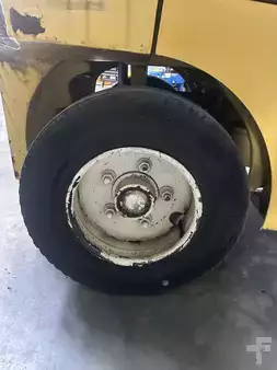 Carretilla elevadora GLP 2015  Yale GLP50VX état démo 956 heures (13)