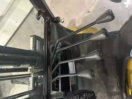 Carretilla elevadora GLP 2015  Yale GLP50VX état démo 956 heures (9)