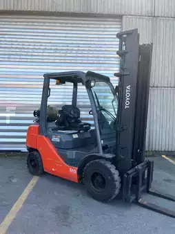 LPG heftrucks 2013  Toyota 02-8FGF25 1431 heures (2)
