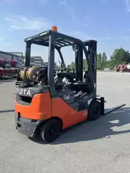 Wózki gazowe 2022  Toyota 02-8FGF18 triplex 2022 (3)