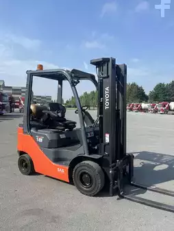 Wózki gazowe 2022  Toyota 02-8FGF18 triplex 2022 (1)