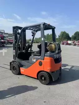 Wózki gazowe 2022  Toyota 02-8FGF18 triplex 2022 (4)