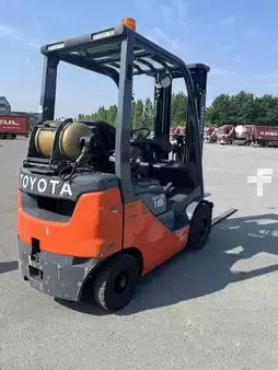 Wózki gazowe 2022  Toyota 02-8FGF18 triplex 2022 (3)