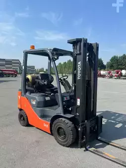 Wózki gazowe 2022  Toyota 02-8FGF18triplex 2022 (1)
