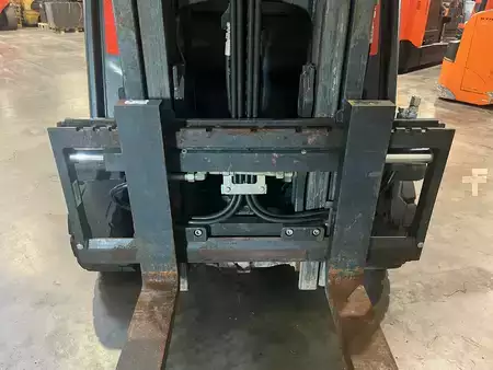 Gas truck 2019  Linde H20T-01 2467 heures 4 lignes (5)