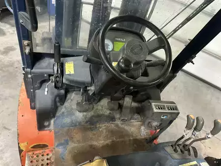 Carrelli elevatori diesel 2011  Heli CPCD35 (9)