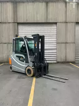 Eléctrico - 4 rodas 2019  Still RX60-30L triplex 1122 heures (1)