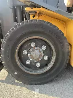 Carrelli elevatori diesel 2013  Nissan YG1D2A30T (10)