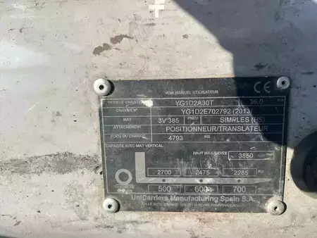 Carrelli elevatori diesel 2013  Nissan YG1D2A30T (14)