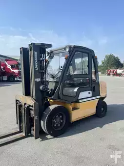 Carrelli elevatori diesel 2013  Nissan YG1D2A30T (2)