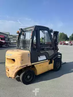 Carrelli elevatori diesel 2013  Nissan YG1D2A30T (3)