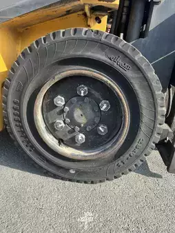 Carrelli elevatori diesel 2013  Nissan YG1D2A30T (7)
