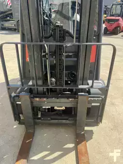 LPG heftrucks 2018  Linde H20T-01 triplex 3693 heures (6)