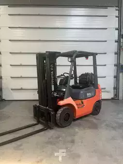 Overige 2002  Toyota 42-7FGF18  triplex (1)