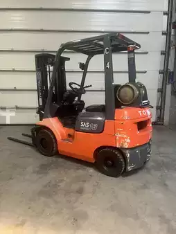 Overige 2002  Toyota 42-7FGF18  triplex (4)