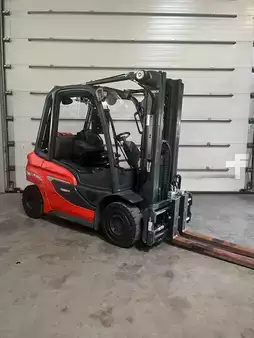 Nestekaasutrukki 2020  Linde H25T-01. triplex TDL/positionneur (2)