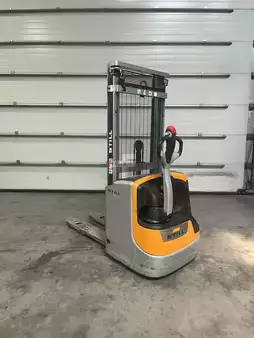 Stacker pedestre 2019  Still EXV12I (1)