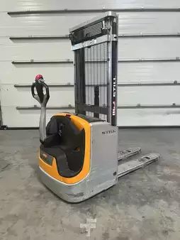 Stacker pedestre 2019  Still EXV12I (2)