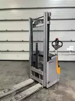 Stacker pedestre 2019  Still EXV12I (4)