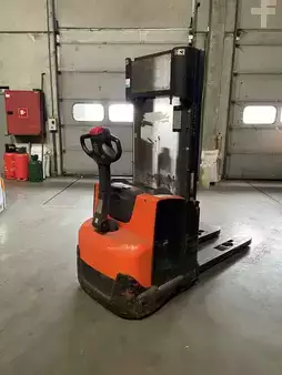 Pinontavaunu 2020  Toyota SWE120 triplex 3700mm 2020 (1)