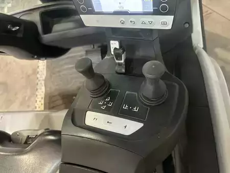 Eléctrico - 3 rodas 2018  Still RX20-14C triplex 2648 heures (9)