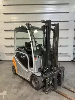 Electric - 4 wheels 2014  Still RX20-20P TDL/positionneur (1)