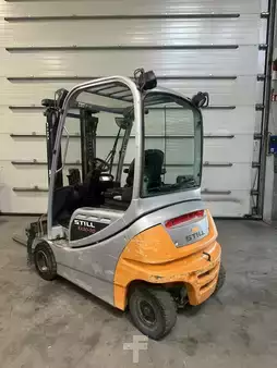 Electric - 4 wheels 2014  Still RX20-20P TDL/positionneur (3)