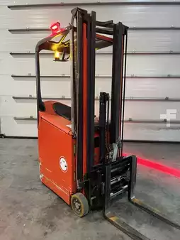 Stoccatori uomo a piedi 2013  Linde E10 triplex TDL/positionneur (1)