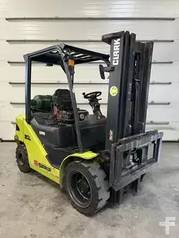 Wózki gazowe 2019  Clark S30L triplex 4800mm (1)