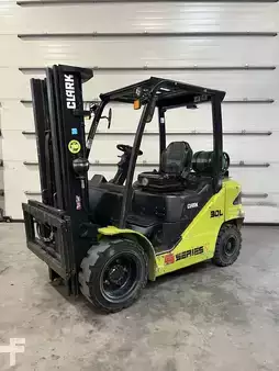 Wózki gazowe 2019  Clark S30L triplex 4800mm (2)