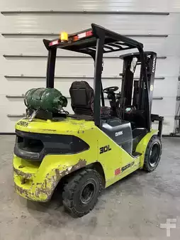 Wózki gazowe 2019  Clark S30L triplex 4800mm (3)