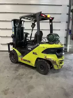 Wózki gazowe 2019  Clark S30L triplex 4800mm (4)