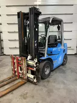 Carrelli elevatori diesel 2021  Cesab M325D diésel triplex 4080 heures (2)