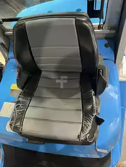 Carrelli elevatori diesel 2021  Cesab M325D diésel triplex 4080 heures (7)