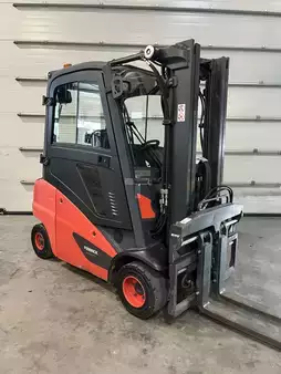 Chariots élévateurs GPL 2020  Linde H20T-01 triplex 725 heures (3)
