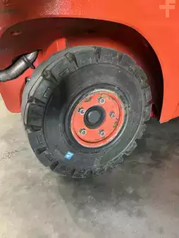Chariots élévateurs GPL 2020  Linde H25T-02 4 lignes (15)