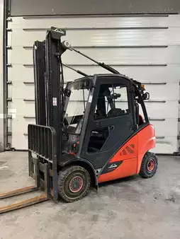 Chariots élévateurs GPL 2020  Linde H25T-02 4 lignes (2)