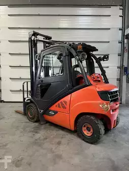 Chariots élévateurs GPL 2020  Linde H25T-02 4 lignes (4)