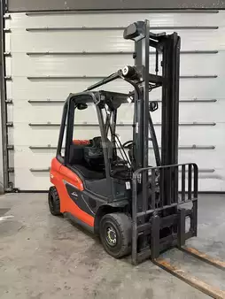 Chariots élévateurs GPL 2021  Linde H25T-01  5384 heures (1)