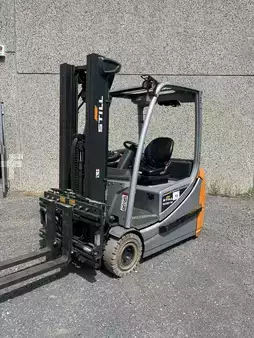 3-wiel elektrische heftrucks 2024  Still RX20-16L triplex 2024 TDL/positionneur (2)