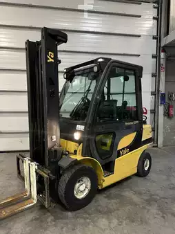 LPG heftrucks 2011  Yale GLP25VX cabine 4641 heures (2)