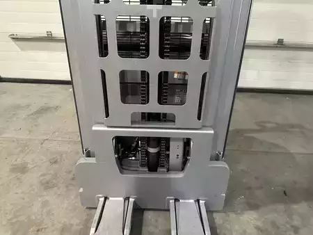 Pallet Stackers 2017  Still EXV14IC triplex 4710mm 511 heures (5)