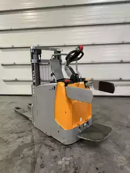 Stackers Stand-on 2018  Still EXD-SF20 516 heures 2024mm (1)