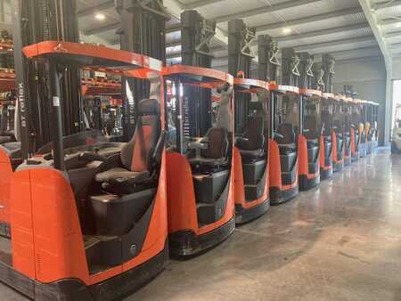 Reach Trucks 2017  BT RRE140B (1)