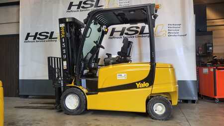 4-wiel elektrische heftrucks 2015  Yale ERP35VL E2145 (1)