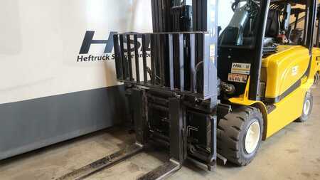 4-wiel elektrische heftrucks 2015  Yale ERP35VL E2145 (2)