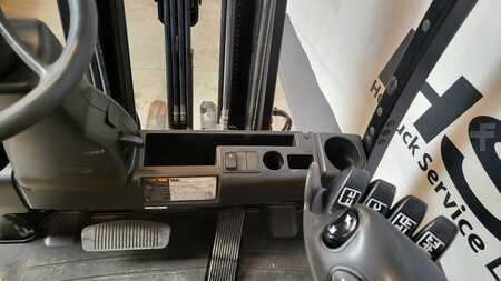 Carrelli elettrici 4 ruote 2017  Yale ERP25VL 2017 E2145 (5)